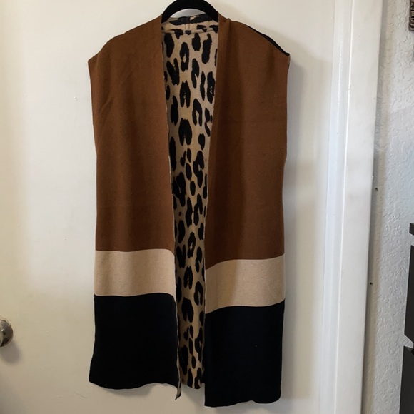 Cheetah print and color block long vest - Picture 3 of 4
